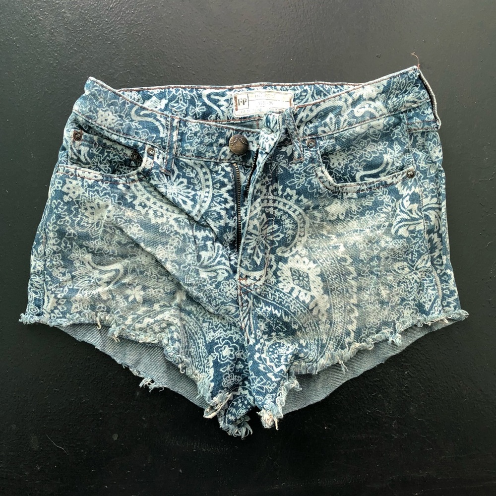 Free People jean shorts 25